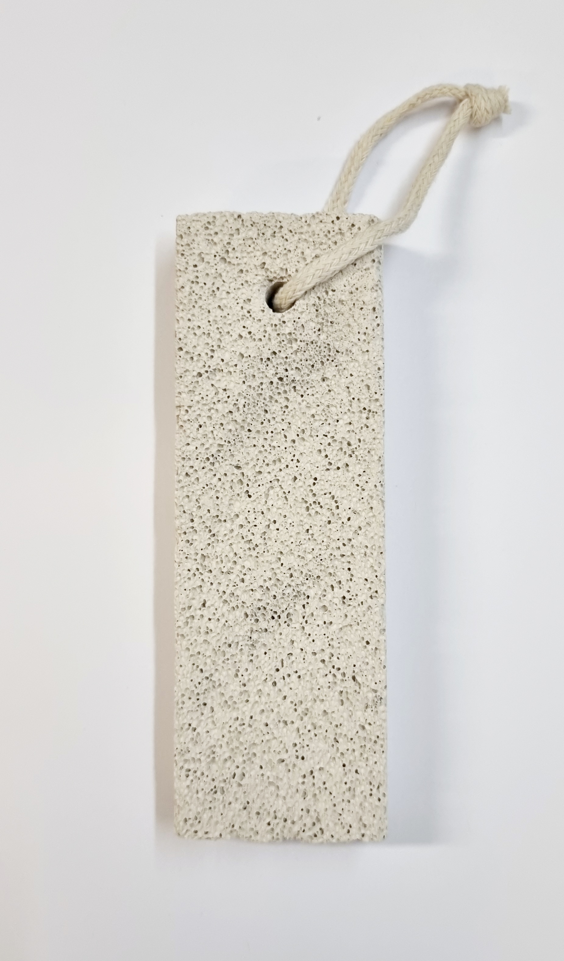 Bimssteinblock mit Kordel